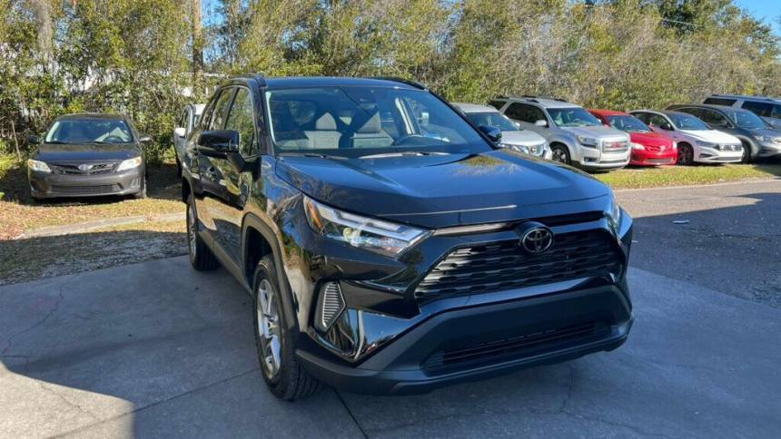 2024 Toyota RAV4 XLE — SUV — 11,118 mi — Gainesville, FL