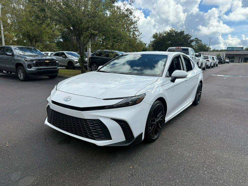 2025 Toyota Camry Hybrid SE — Sedan — 15,162 mi — Gainesville, FL