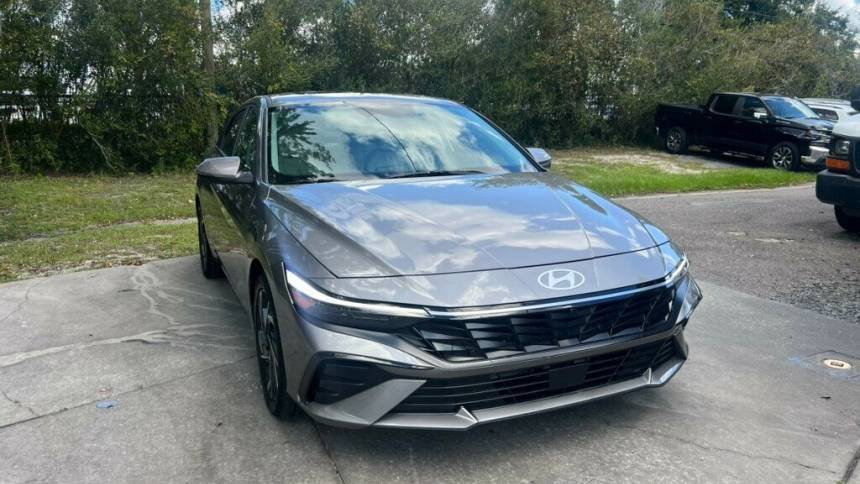 2024 Hyundai Elantra Limited — Sedan — 4,693 mi — Gainesville, FL