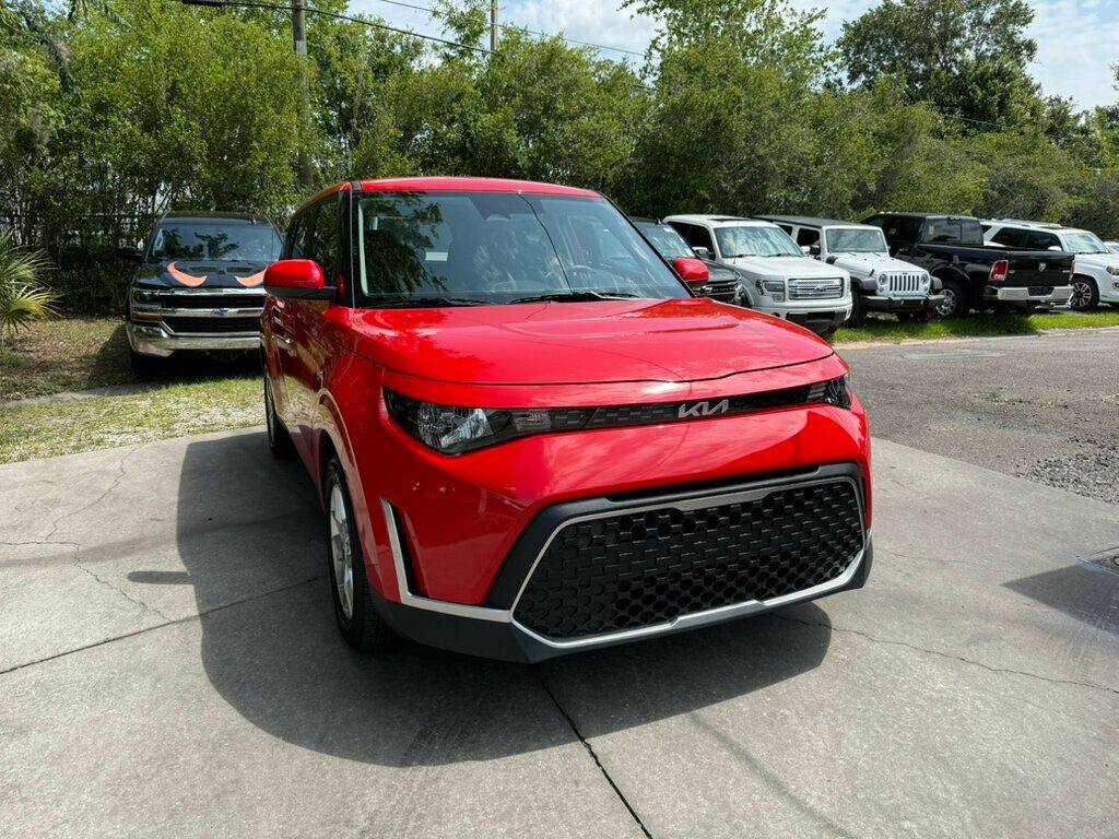 2025 Kia Soul LX — Hatchback — 8,112 mi — Gainesville, FL