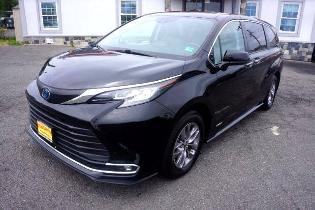 2021 Toyota Sienna XLE — Minivan — 110,858 mi — Falls Church, VA