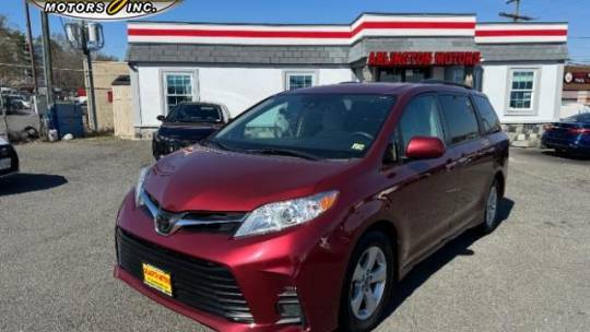 2019 Toyota Sienna LE — Minivan — 136,516 mi — Falls Church, VA