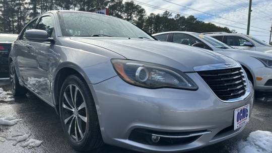 2014 Chrysler 200 Limited — Sedan — 111,535 mi — Jacksonville, NC