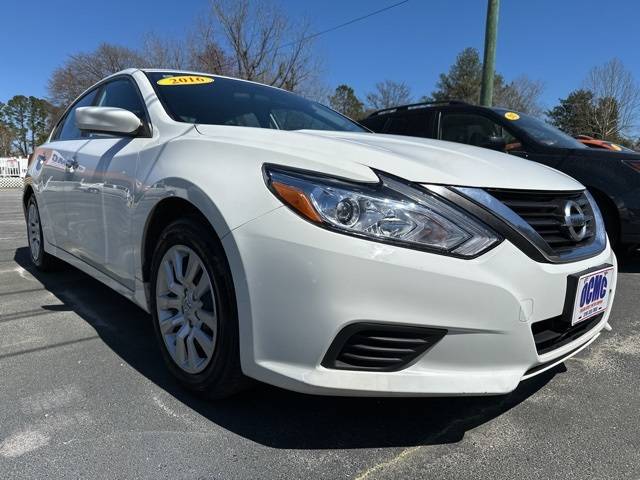 2016 Nissan Altima 2.5 — Sedan — 119,986 mi — Jacksonville, NC