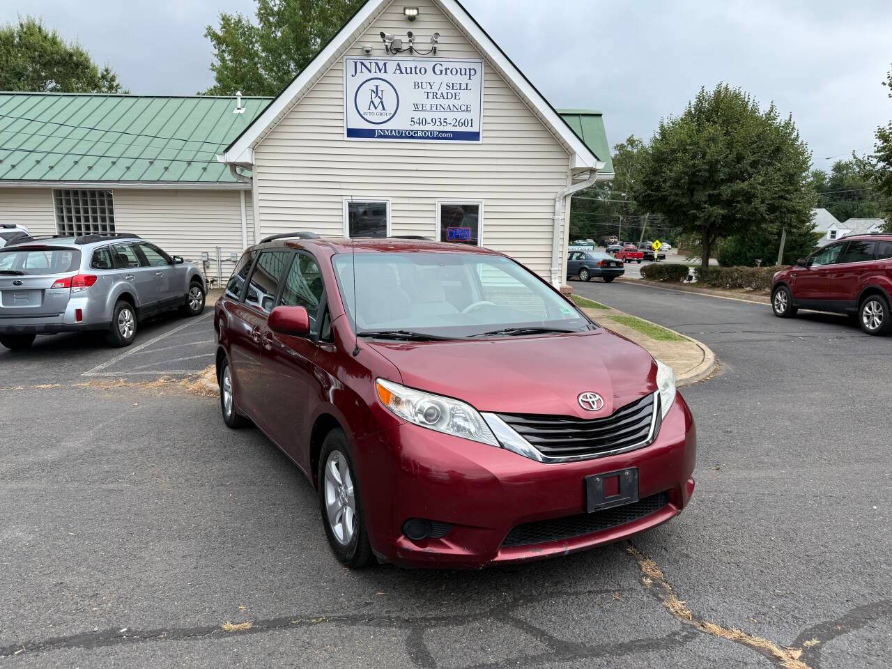 2011 Toyota Sienna LE — Minivan — 177,201 mi — Warrenton, VA