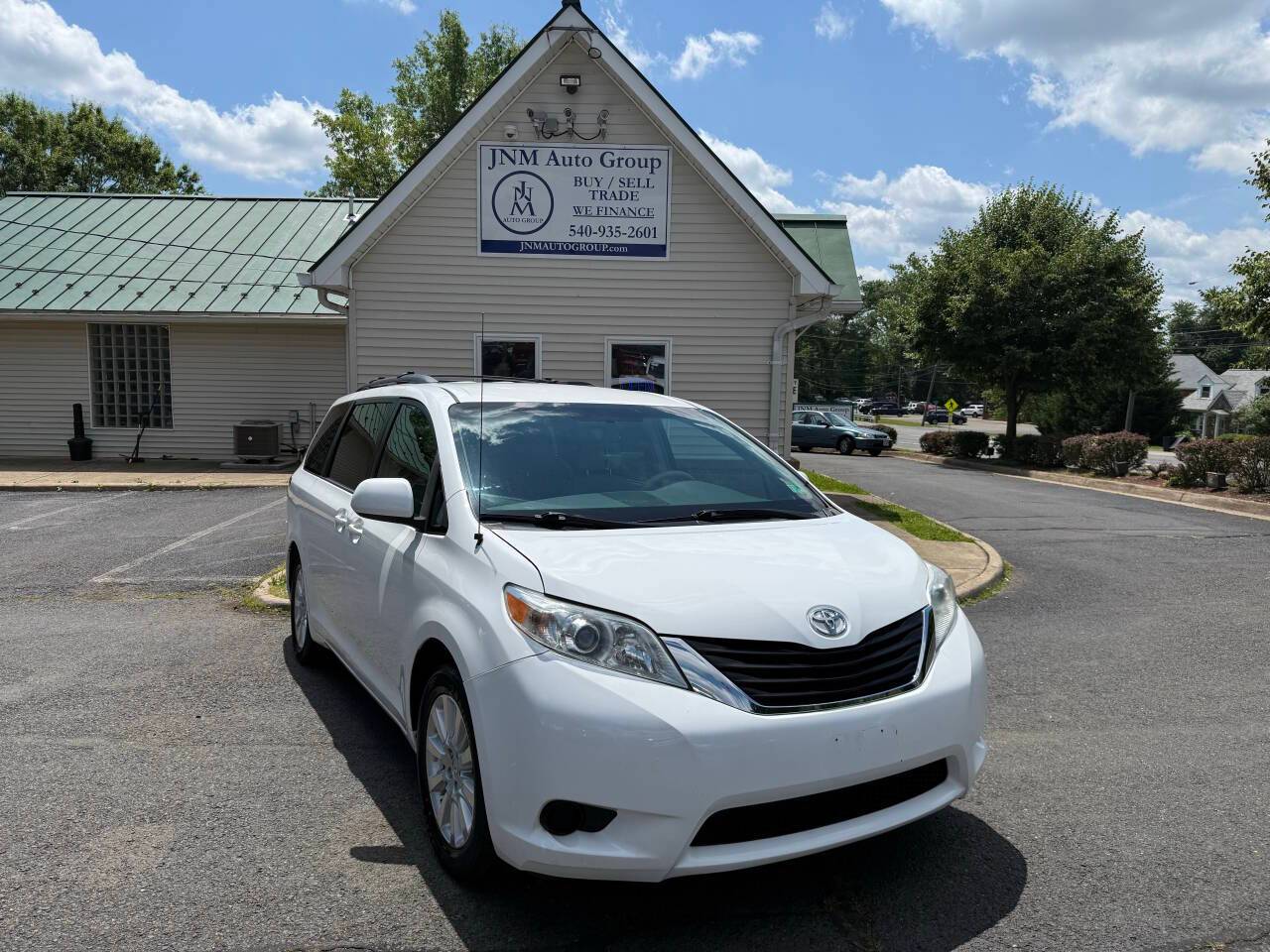 2013 Toyota Sienna LE — Minivan — 188,905 mi — Warrenton, VA
