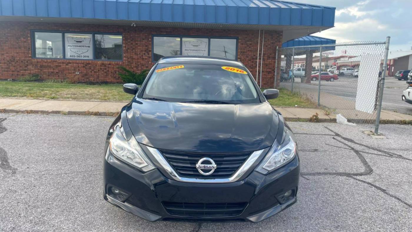 2016 Nissan Altima 2.5 SV — Sedan — 86,972 mi — Papillion, NE