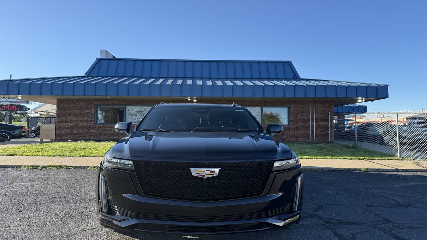 2023 Cadillac Escalade Sport