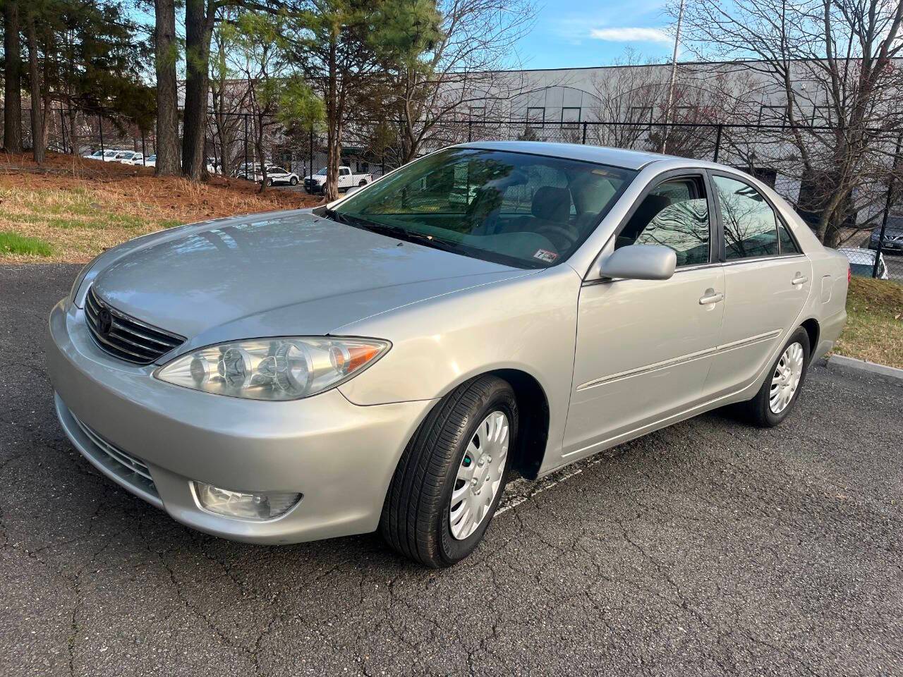 2005 Toyota Camry XLE — Sedan — 83,260 mi — Alexandria, VA