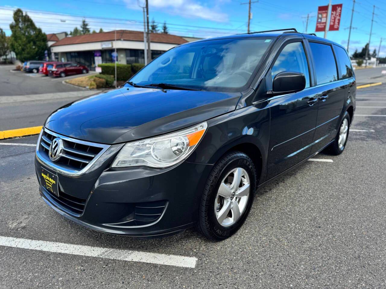 2011 Volkswagen Routan SE — Minivan — 148,150 mi — Tacoma, WA