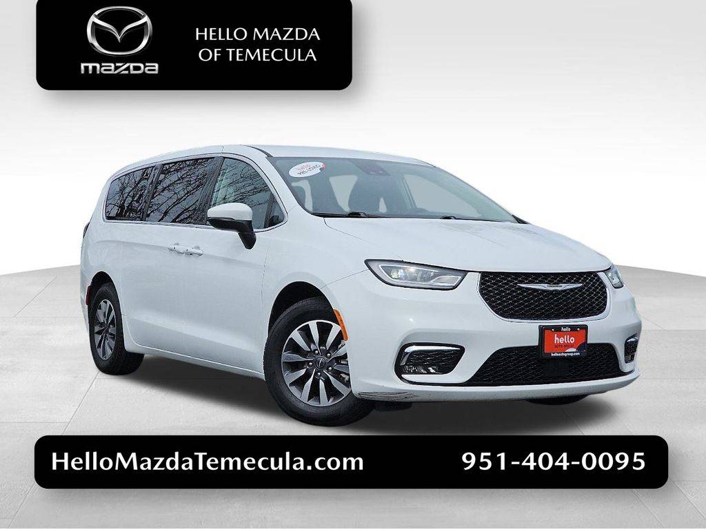 2023 Chrysler Pacifica Hybrid Touring L — Minivan — 53,420 mi — Temecula, CA