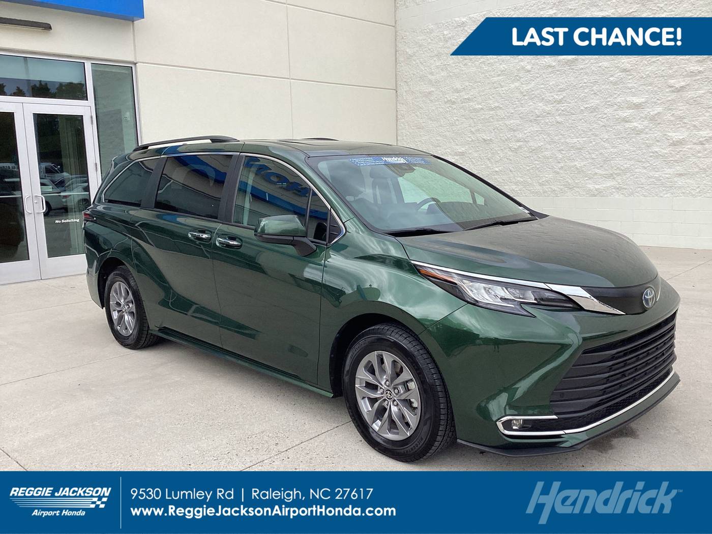 2023 Toyota Sienna XLE — Minivan — 61,271 mi — Morrisville, NC