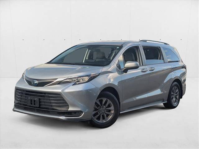 2022 Toyota Sienna LE — Minivan — 71,174 mi — Towson, MD