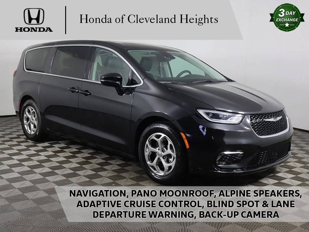 2024 Chrysler Pacifica Limited — Minivan — 30,779 mi — Cleveland Heights, OH