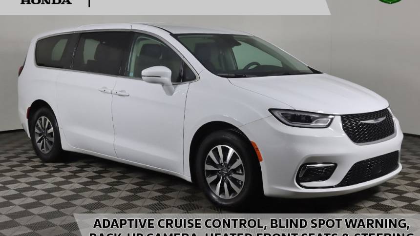 2022 Chrysler Pacifica Hybrid Touring L — Minivan — 26,041 mi — Cleveland Heights, OH
