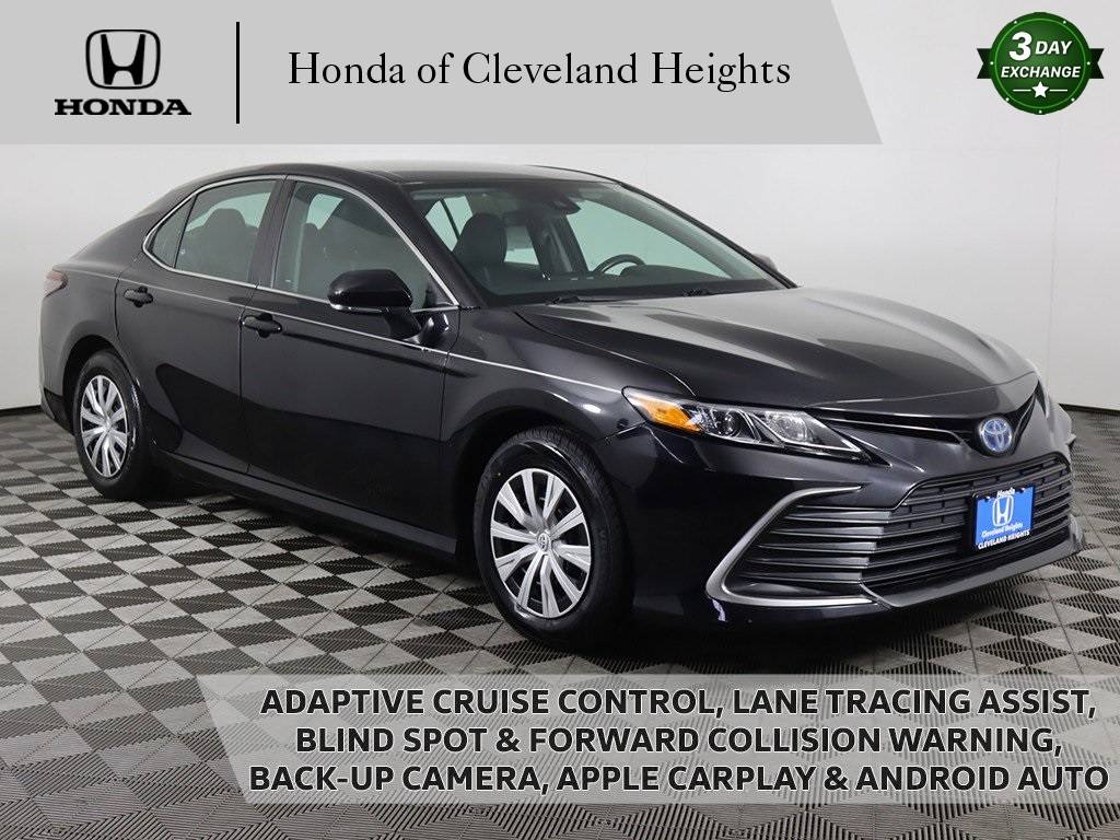 2022 Toyota Camry Hybrid LE — Sedan — 29,720 mi — Cleveland Heights, OH