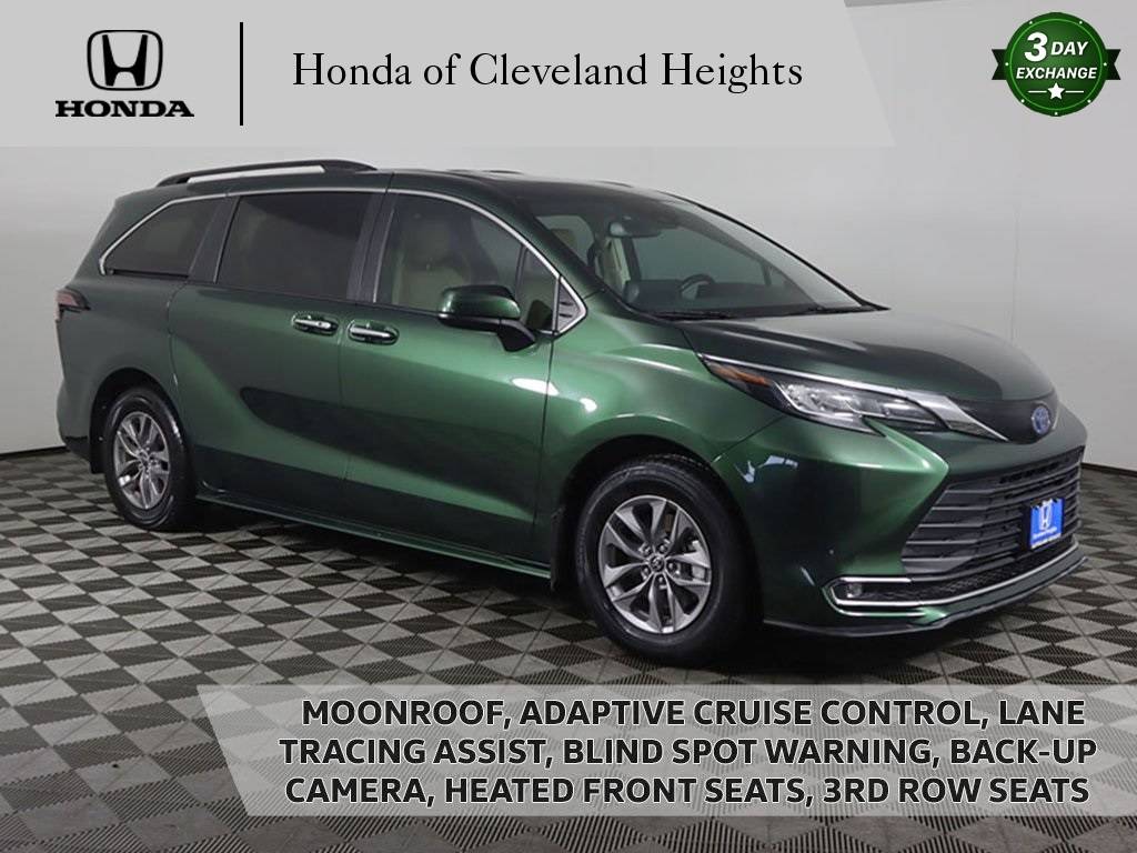 2022 Toyota Sienna XLE — Minivan — 47,376 mi — Cleveland Heights, OH