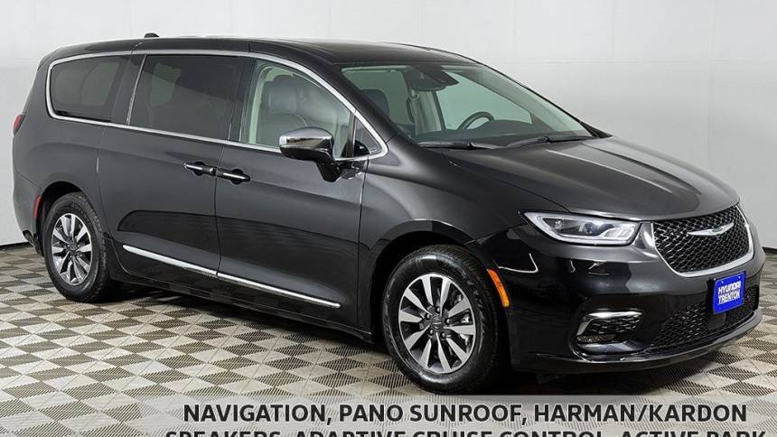 2022 Chrysler Pacifica Hybrid Limited — Minivan — 59,572 mi — Ewing, NJ