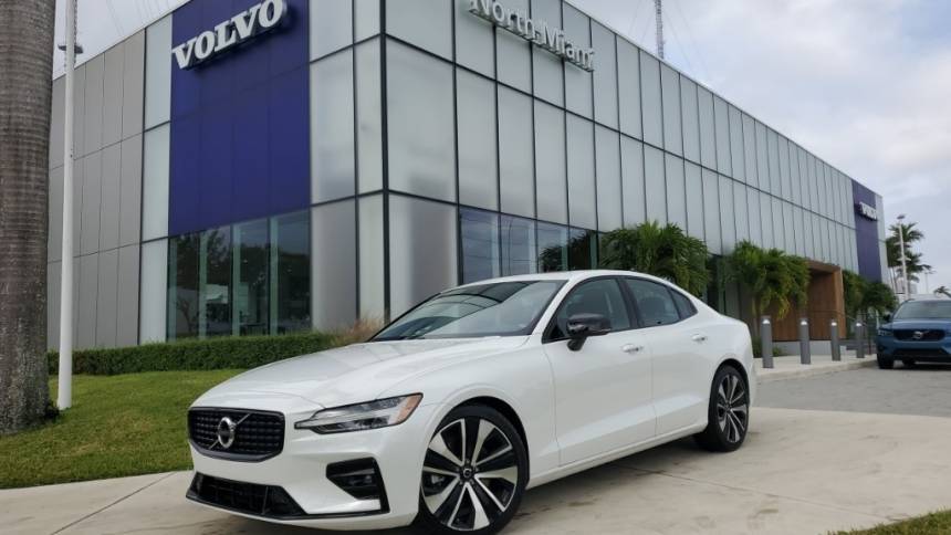2022 Volvo S60 Momentum — Sedan — 35,800 mi — Miami, FL