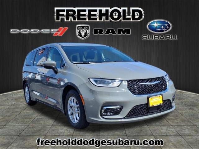 2023 Chrysler Pacifica Touring L — Minivan — 62,960 mi — Freehold, NJ