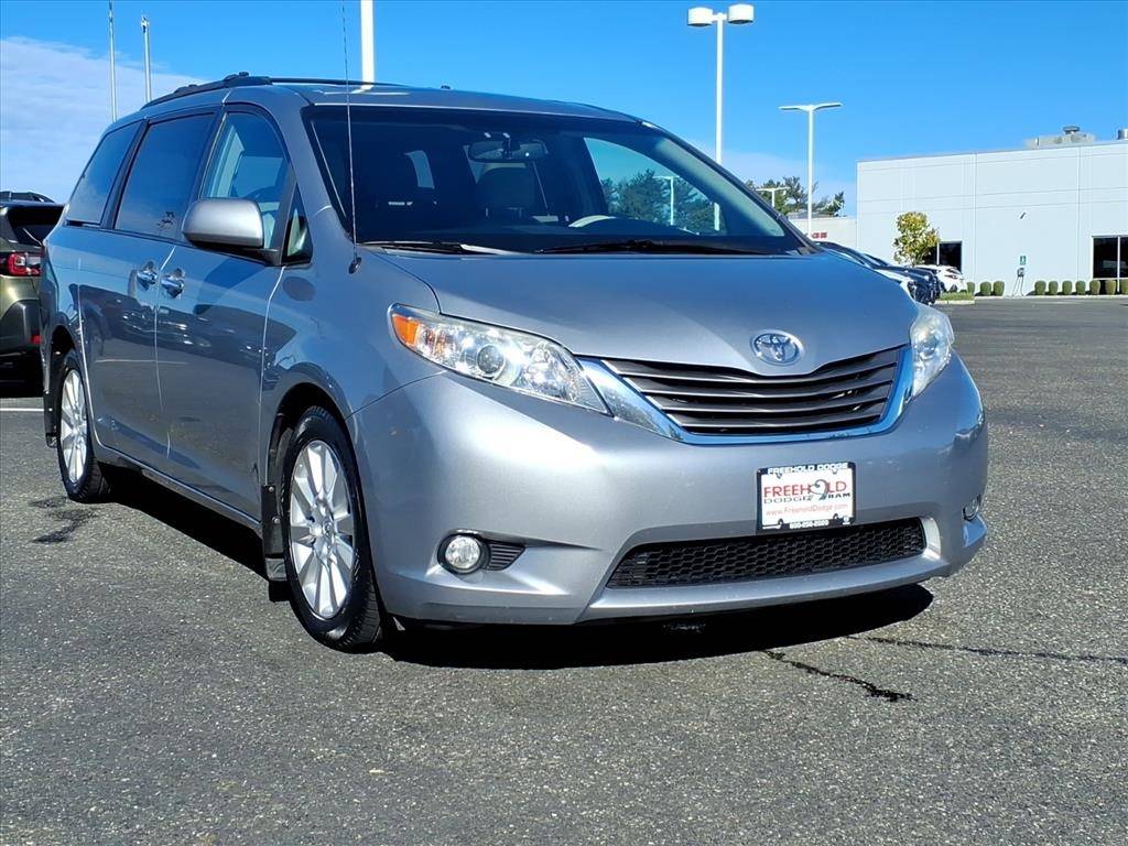 2014 Toyota Sienna XLE — Minivan — 128,566 mi — Freehold, NJ