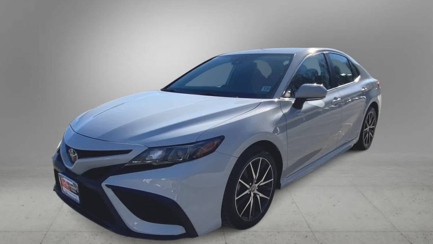 2022 Toyota Camry SE — Sedan — 33,747 mi — Freehold, NJ
