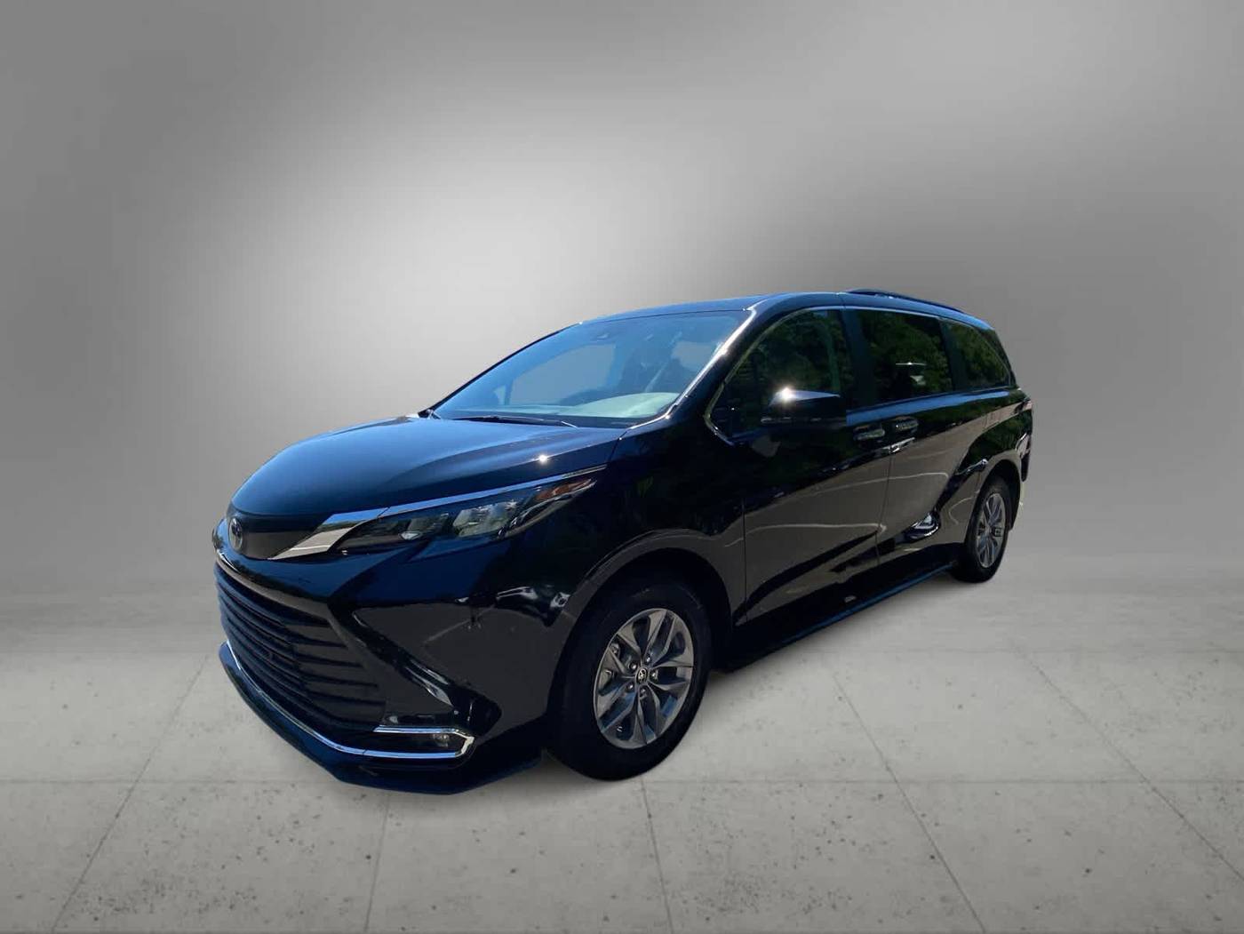 2024 Toyota Sienna XLE — Minivan — 44,607 mi — Freehold, NJ