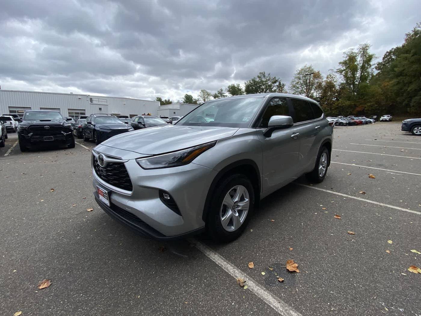 2025 Toyota Highlander LE — SUV — 2,142 mi — Freehold, NJ