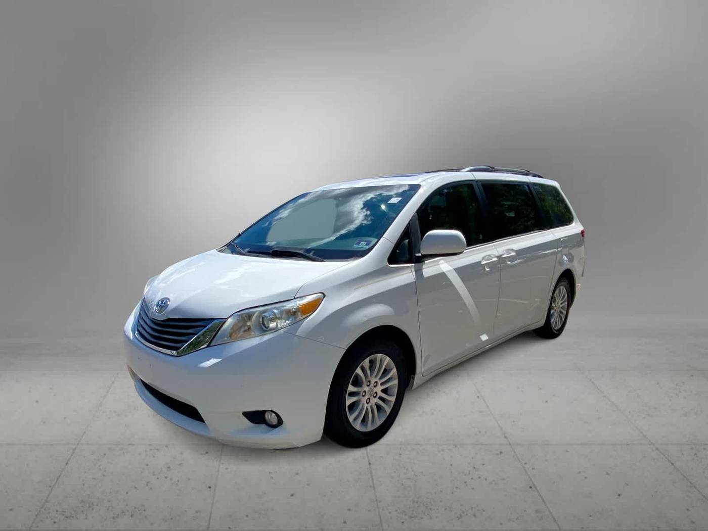 2014 Toyota Sienna XLE — Minivan — 118,198 mi — Freehold, NJ