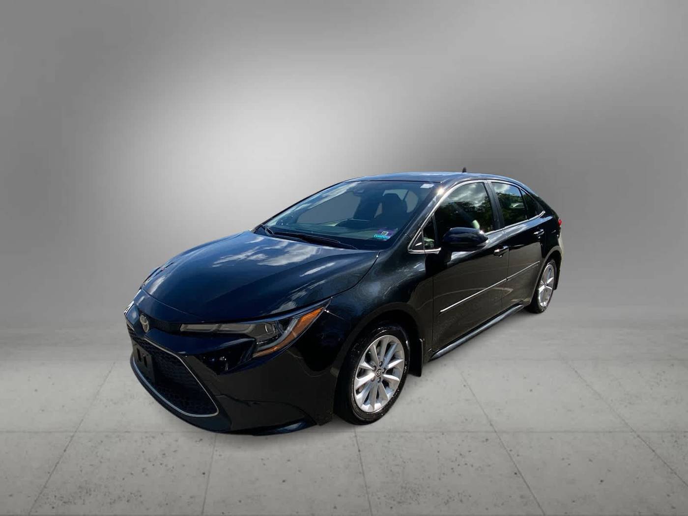 2020 Toyota Corolla XLE — Sedan — 31,302 mi — Freehold, NJ