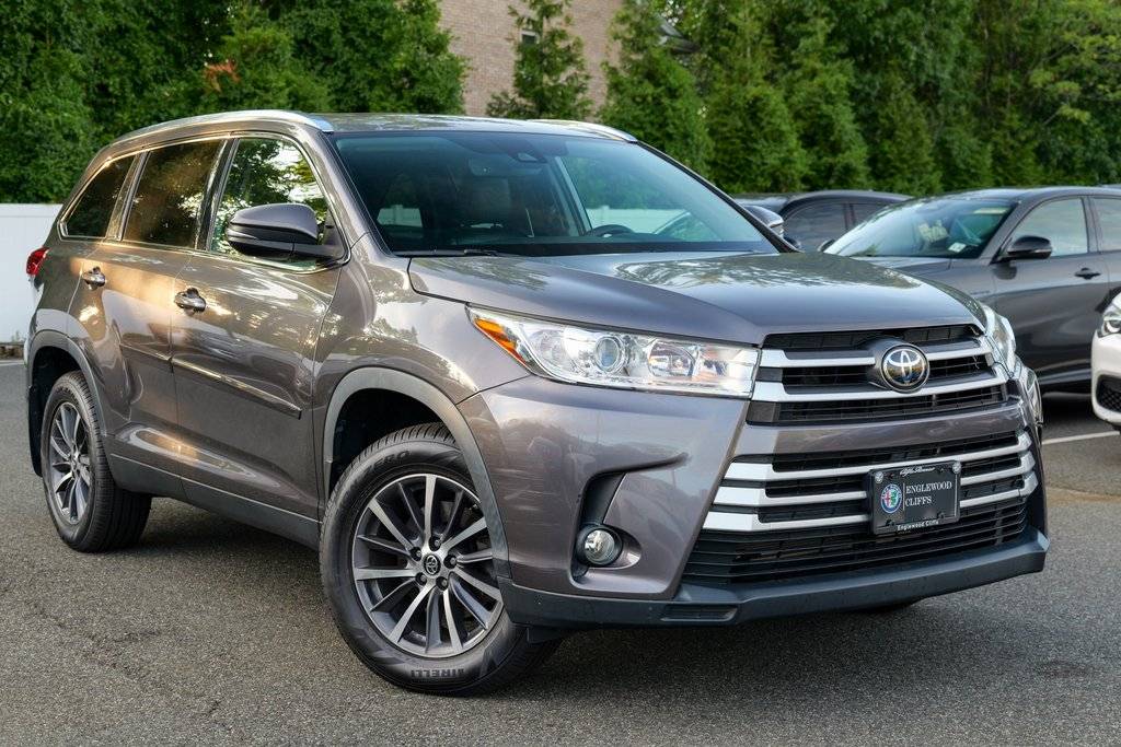 2019 Toyota Highlander XLE — SUV — 40,654 mi — Englewood Cliffs, NJ