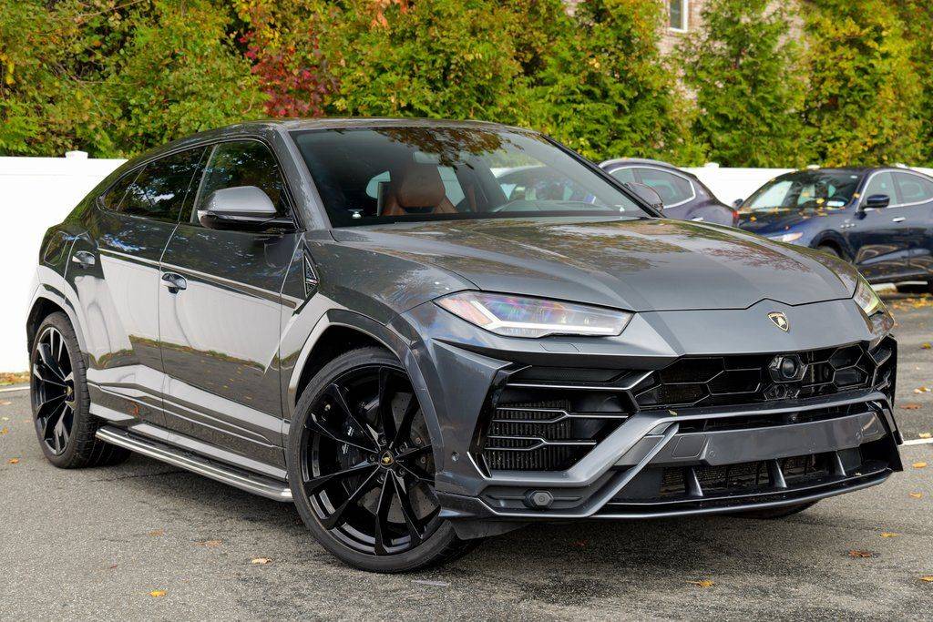 2019 Lamborghini Urus Standard