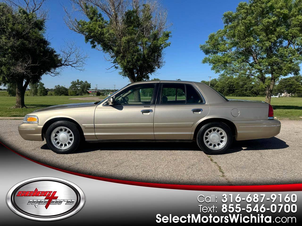 2000 Ford Crown Victoria LX — Sedan — 45,750 mi — Wichita, KS