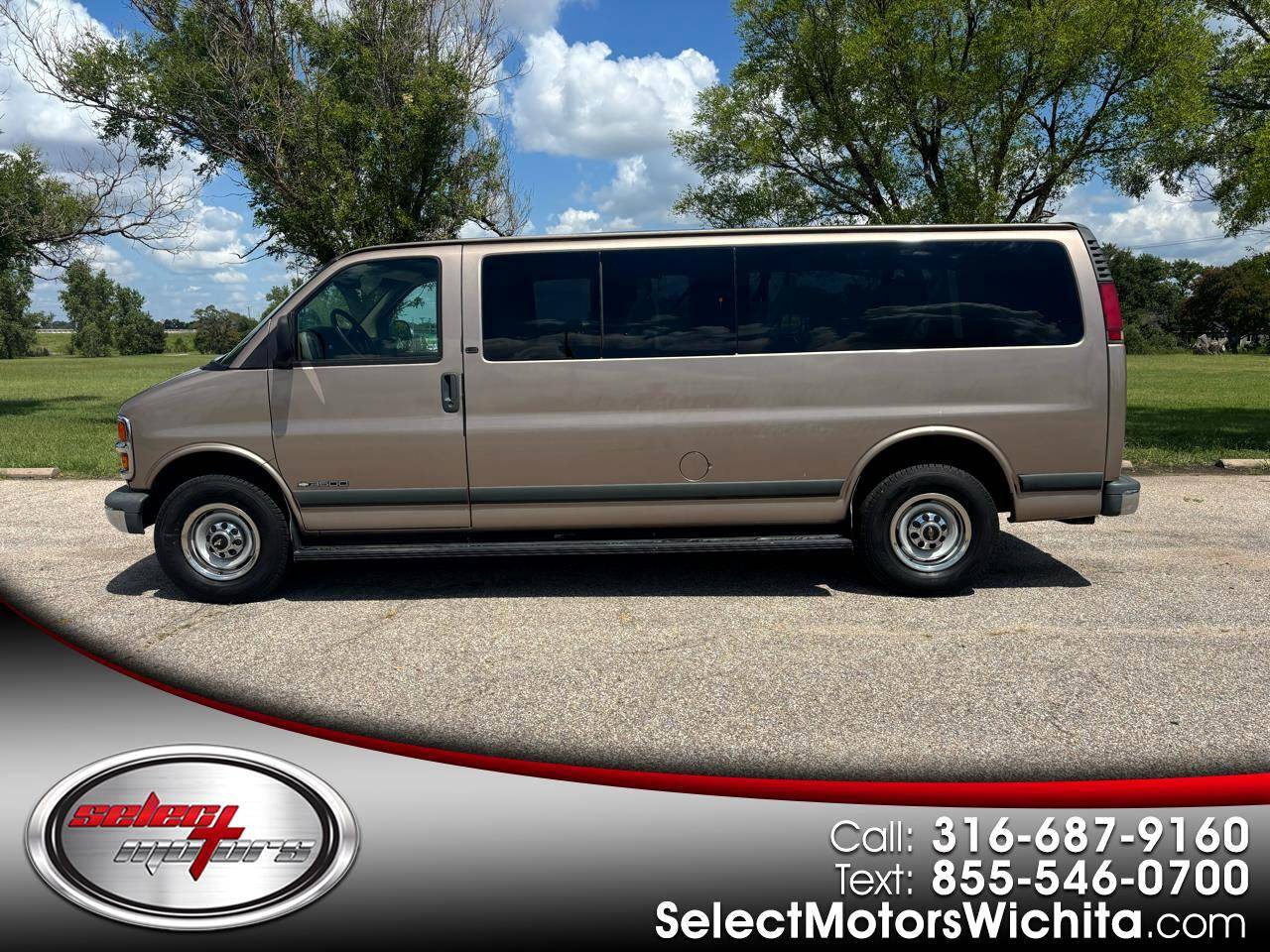 2002 Chevrolet Express Van Base — Passenger Van — 86,122 mi — Wichita, KS