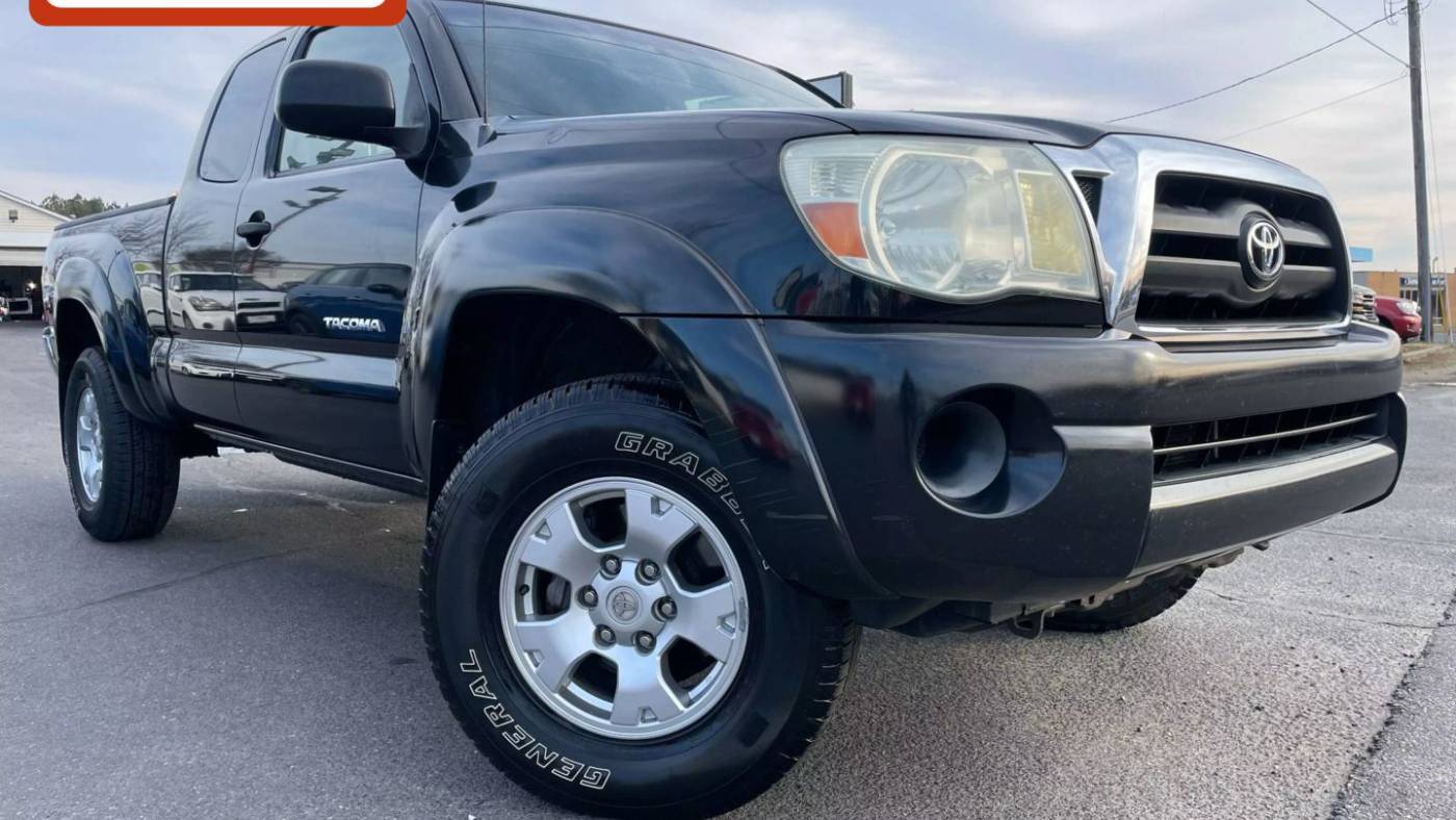 2005 Toyota Tacoma Base — Pickup Truck — 208,711 mi — Fredricksburg, VA