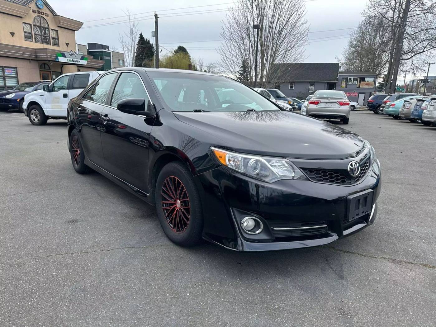 2013 Toyota Camry SE V6 — Sedan — 135,000 mi — Seattle, WA