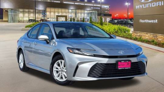 2025 Toyota Camry LE — Sedan — 14,891 mi — Houston, TX