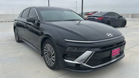2025 Hyundai Sonata Hybrid Limited — Sedan — 2,683 mi — Houston, TX