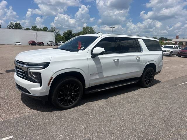 2025 Chevrolet Suburban LT — SUV — 4,279 mi — Bartlett, TN