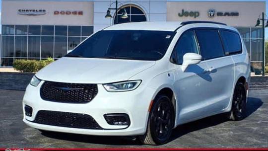 2021 Chrysler Pacifica Hybrid Limited — Minivan — 25,927 mi — Belleville, IL