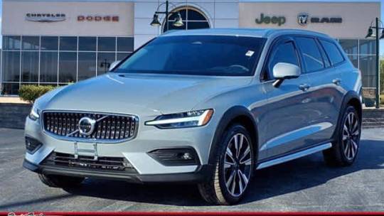 2024 Volvo V60 Cross Country Ultimate — Wagon — 8,750 mi — Belleville, IL
