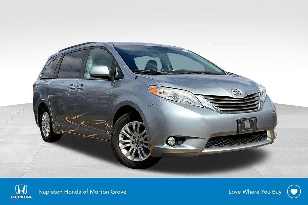2011 Toyota Sienna Base — Minivan — 79,451 mi — Morton Grove, IL