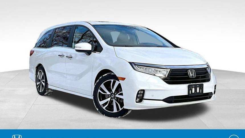 2023 Honda Odyssey Touring — Minivan — 30,047 mi — Morton Grove, IL