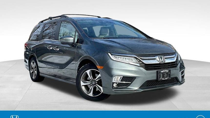 2018 Honda Odyssey Touring — Minivan — 69,481 mi — Morton Grove, IL