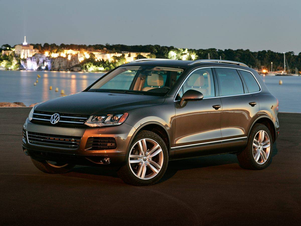 2013 Volkswagen Touareg TDI Executive — SUV — 180,875 mi — Copiague, NY