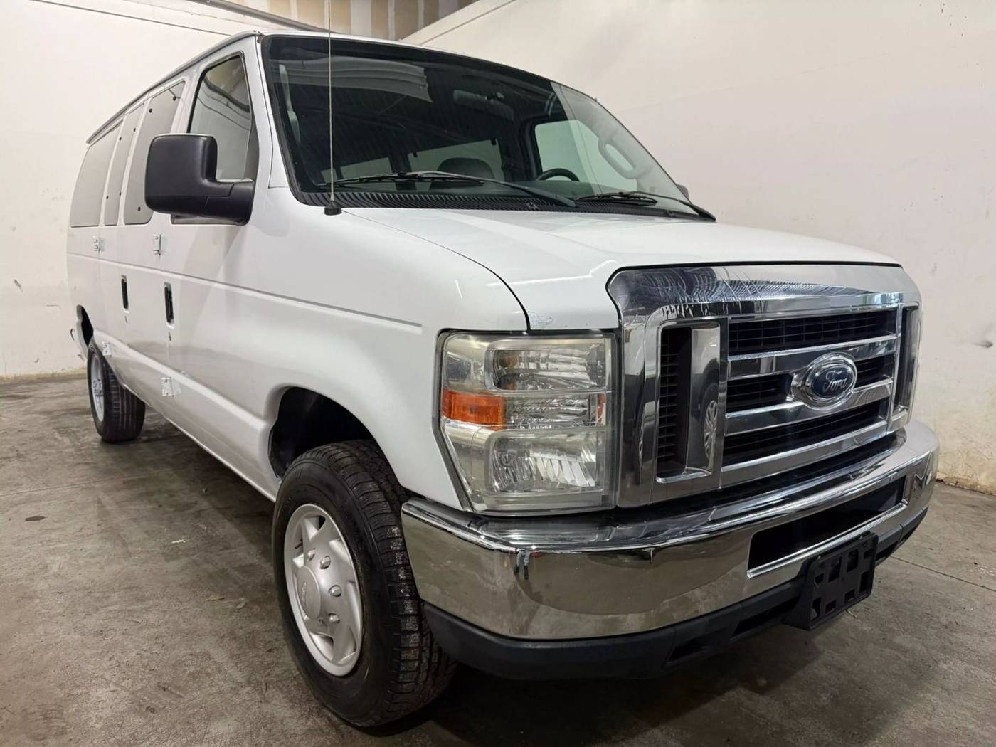 2008 Ford Econoline Wagon E-350 Super Duty XL — Passenger Van — 170,369 mi — Chantilly, VA