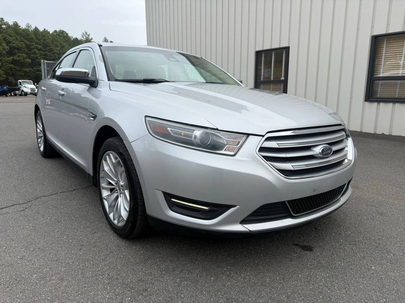 2018 Ford Taurus Limited — Sedan — 158,232 mi — Chantilly, VA