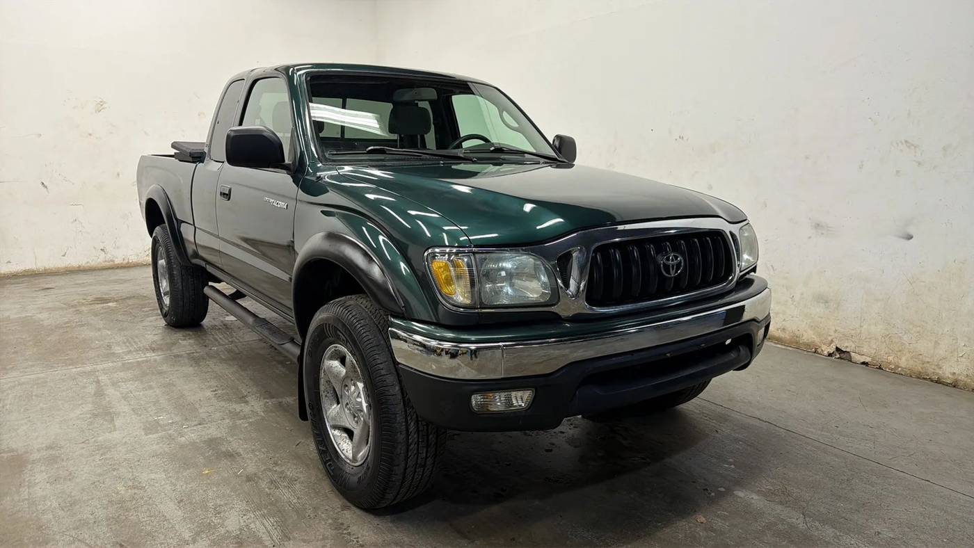 2004 Toyota Tacoma Base — Pickup Truck — 180,524 mi — Chantilly, VA