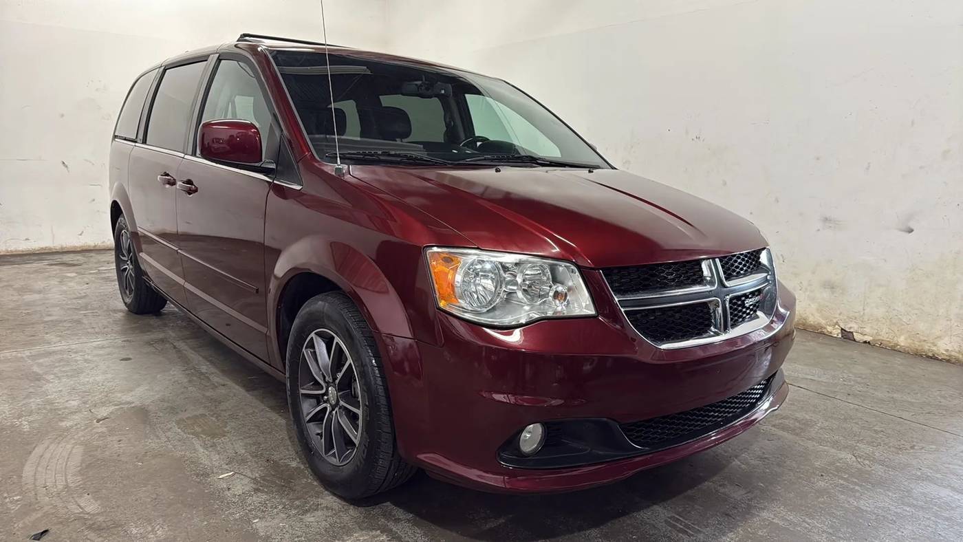 2017 Dodge Grand Caravan SXT — Minivan — 105,018 mi — Chantilly, VA