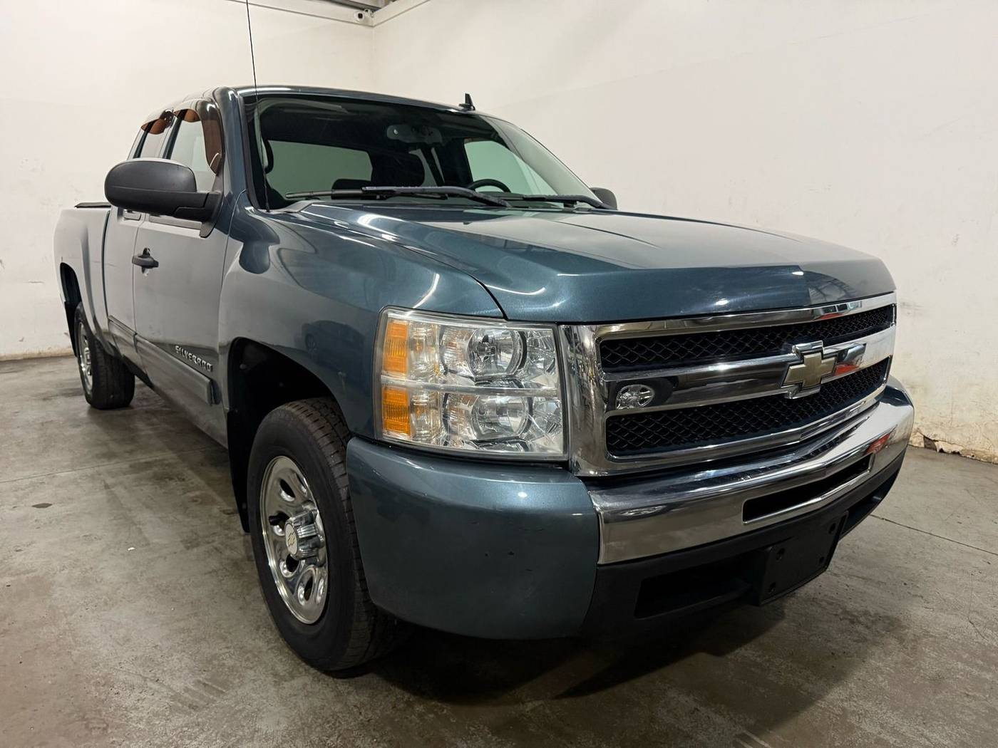 2011 Chevrolet Silverado 1500 LS — Pickup Truck — 98,275 mi — Chantilly, VA